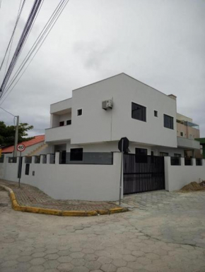 Casa 200m da praia, 8 pessoas, piso inferior